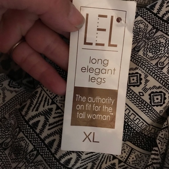 LEI print black & white open front kimono ,swimwear cover up w/ fringe NWT - Picture 6 of 9